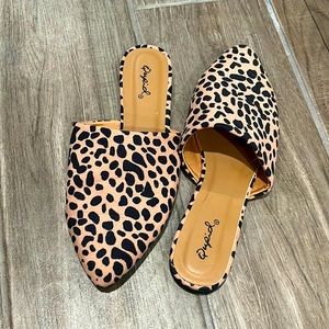 Cupid mules size 6 animal print (never worn!)
